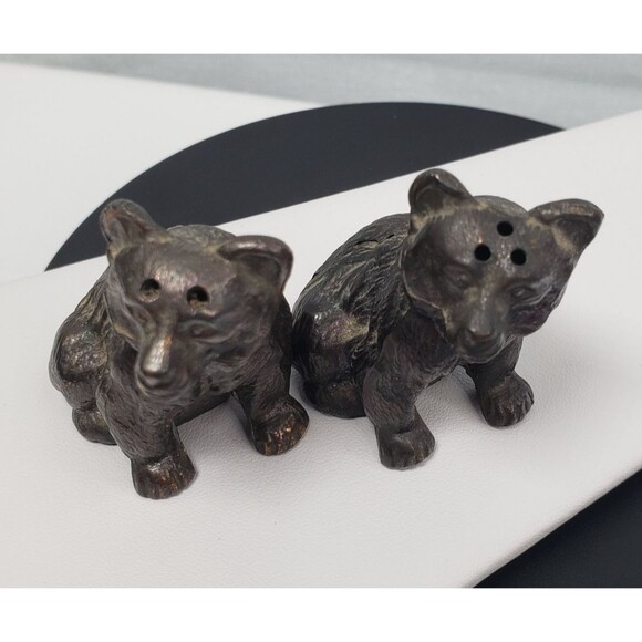 Vintage 1960's Bear Cub Shaped Metal Salt & Pepper Shakers Grizzly Japan - Picture 8 of 12